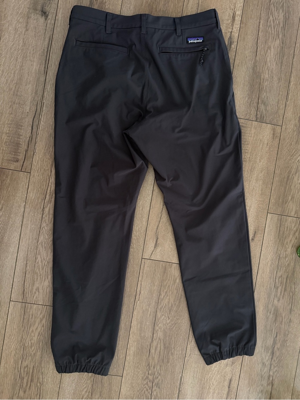 Charcoal gray Patagonia outdoor pants size 32